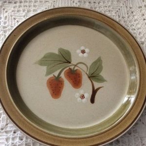 Wild Strawberry Hallkraft Mikasa PottersKraft Serving Platter Stoneware Japan